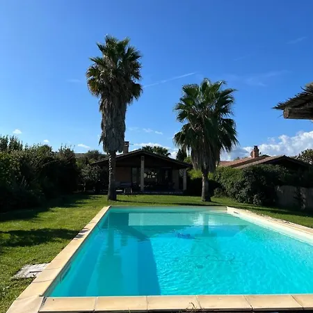 Wonderful With Swimming Pool Near The Sea. Βίλα