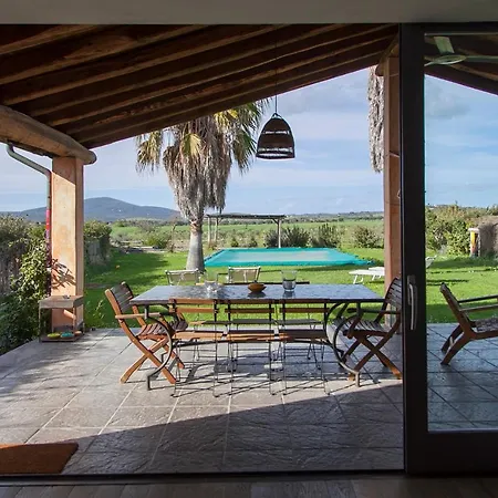 Wonderful With Swimming Pool Near The Sea. Βίλα